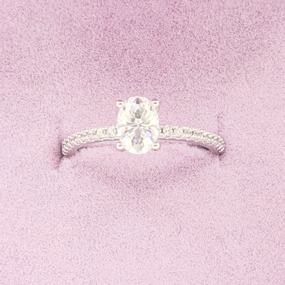 1 Carat Oval Moissanite Band - Picture 1 of 6